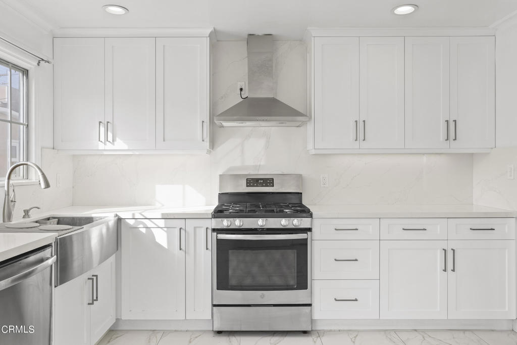 1131 Thompson Avenue Unit: 1