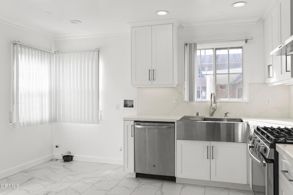 1131 Thompson Avenue Unit: 1