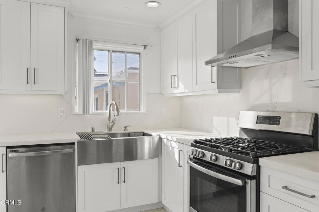 1131 Thompson Avenue Unit: 1