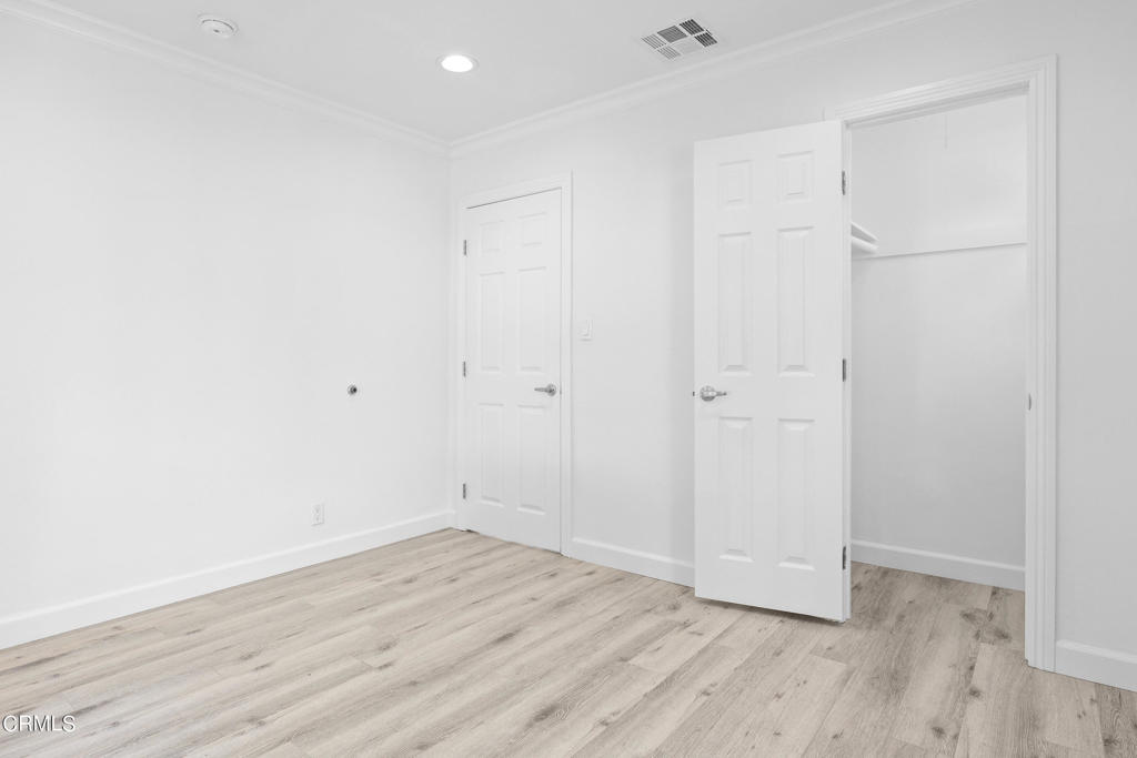 1131 Thompson Avenue Unit: 1