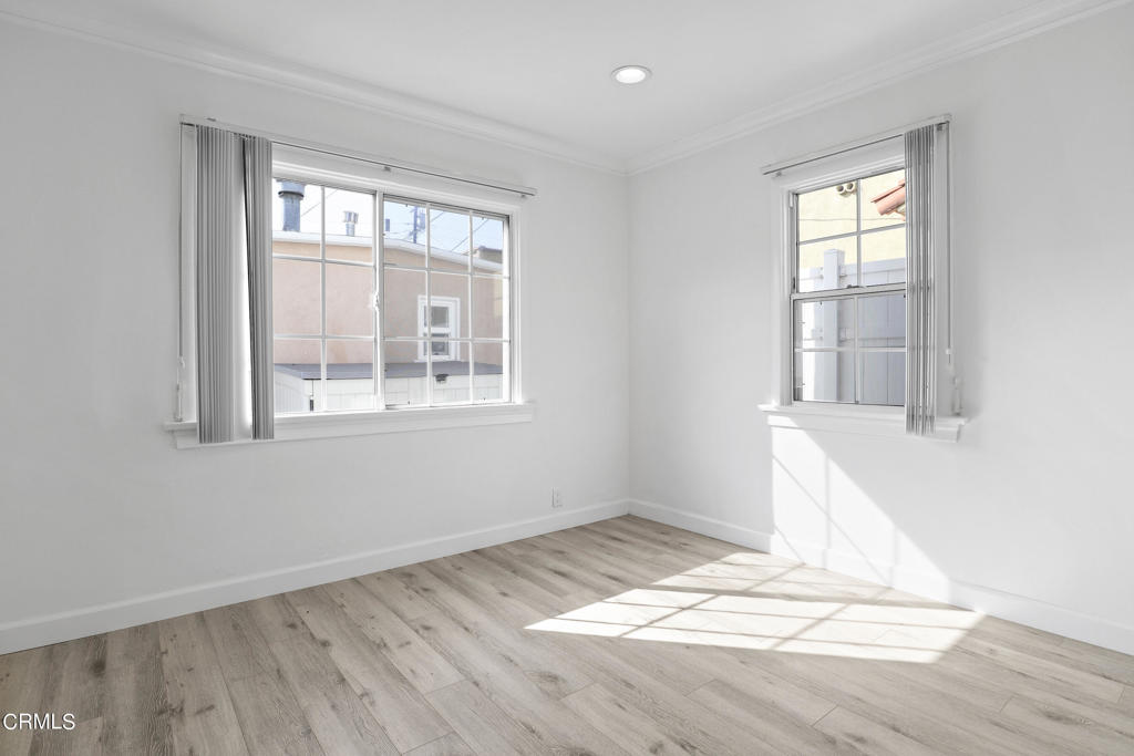 1131 Thompson Avenue Unit: 1