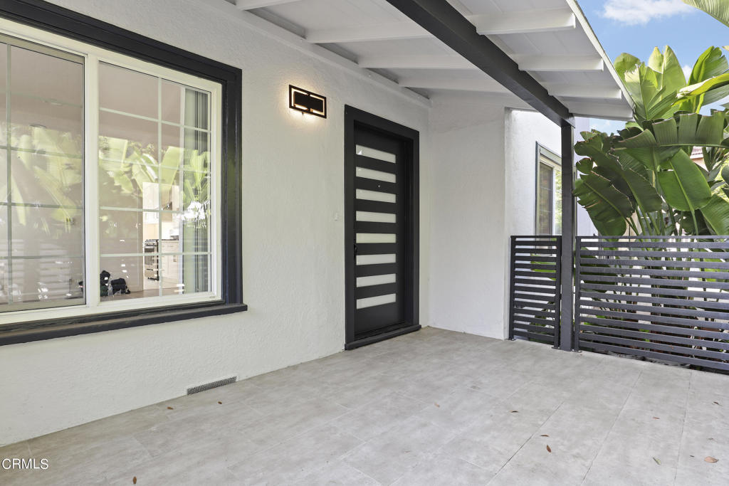1131 Thompson Avenue Unit: 1