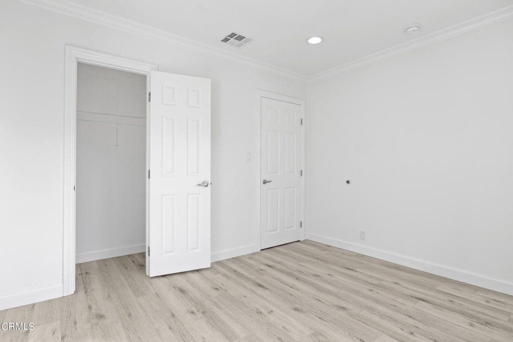 1131 Thompson Avenue Unit: 1