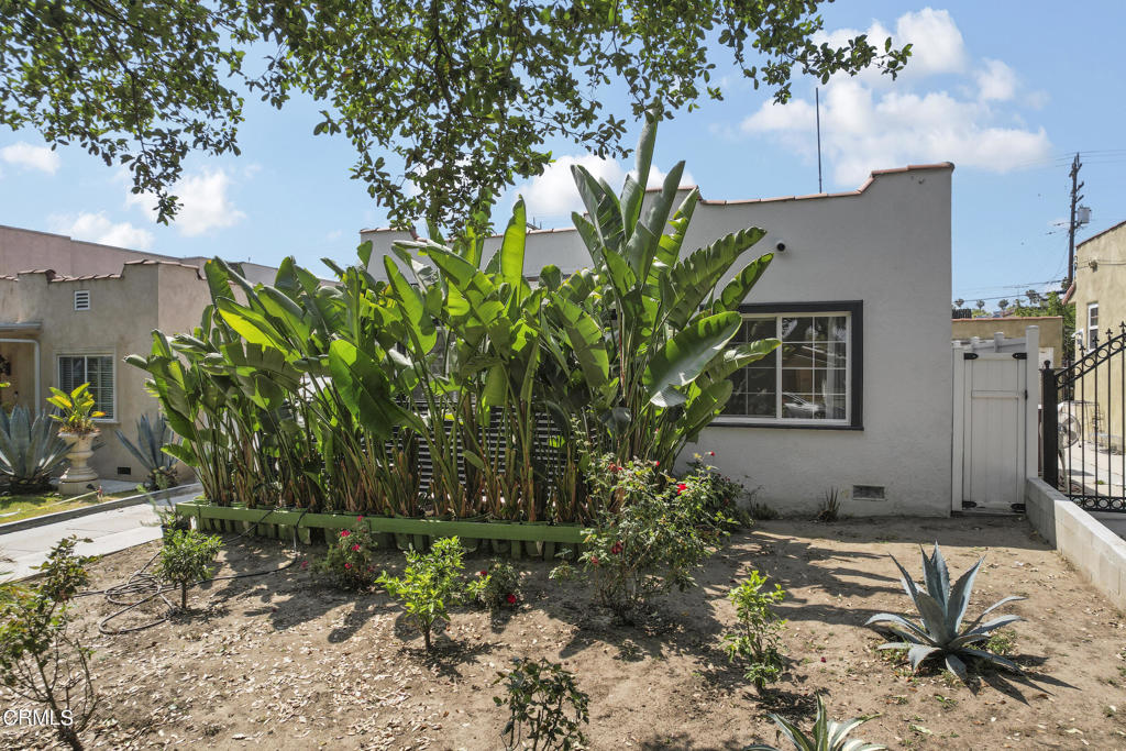 1131 Thompson Avenue Unit: 1