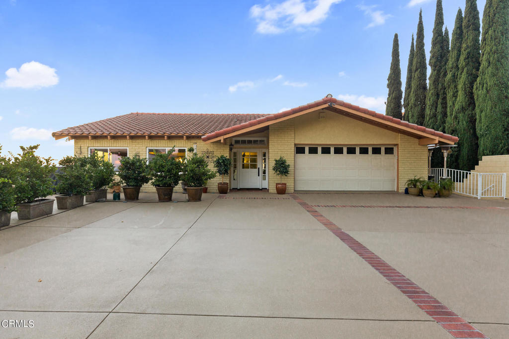 1234 E Tujunga Avenue