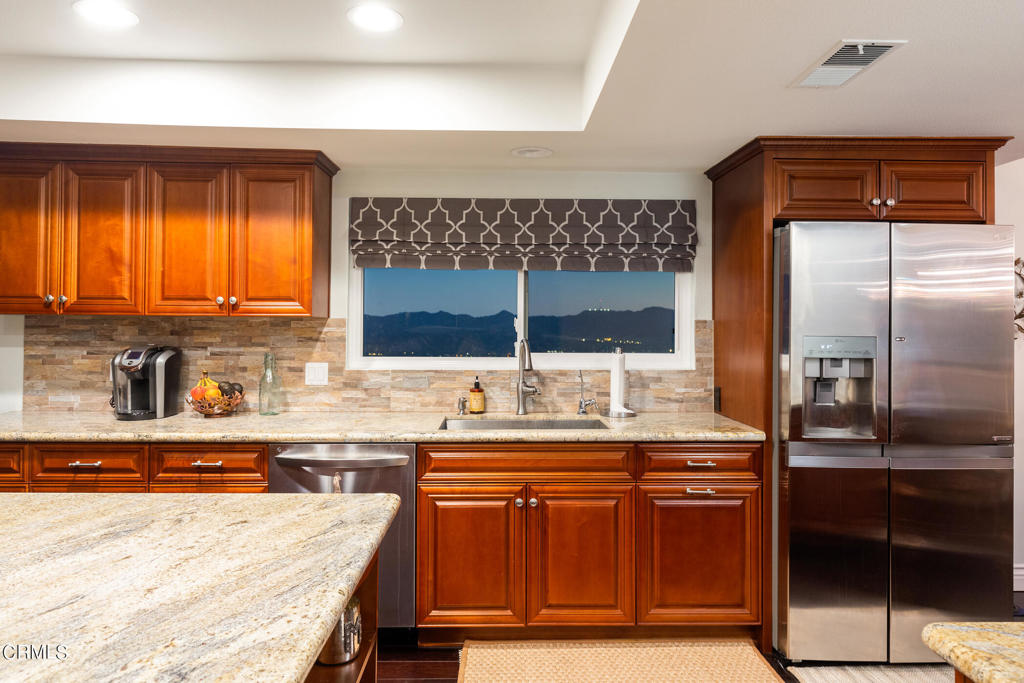 1234 E Tujunga Avenue