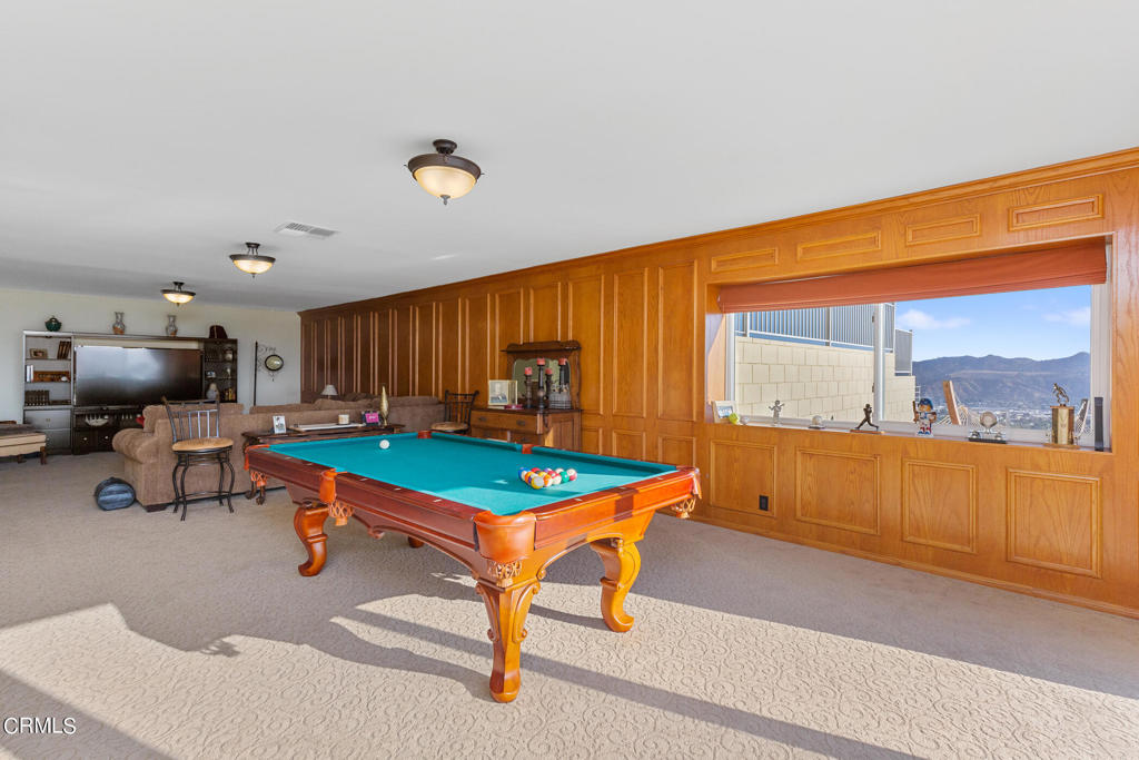 1234 E Tujunga Avenue