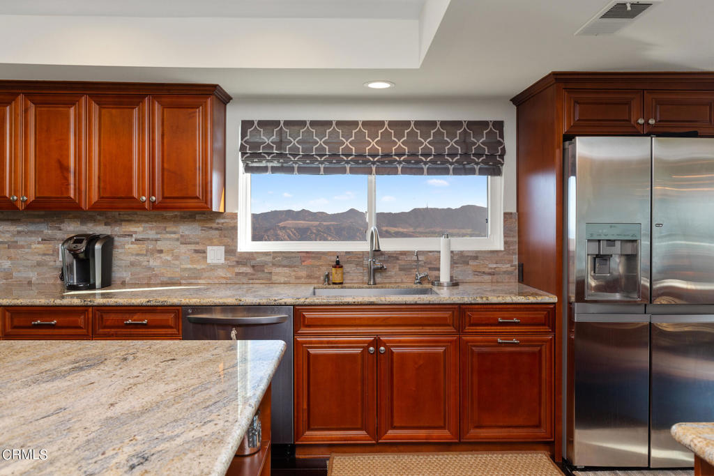 1234 E Tujunga Avenue