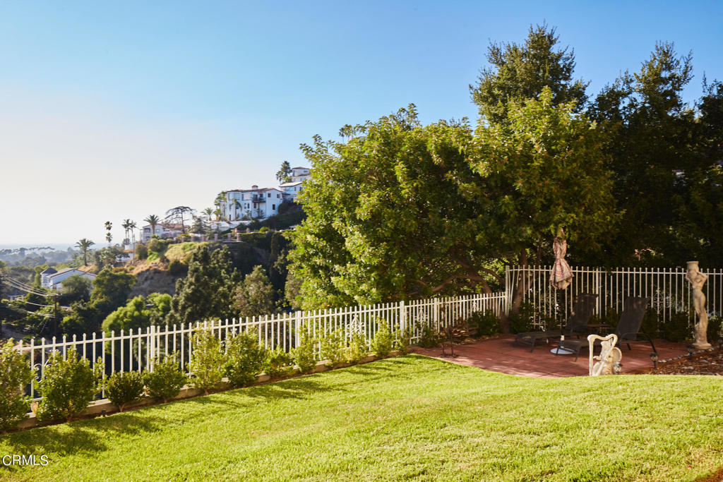 1234 E Tujunga Avenue