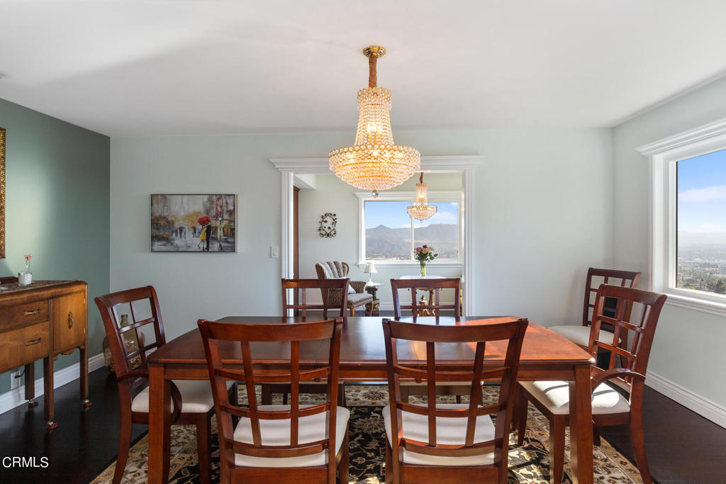 1234 E Tujunga Avenue