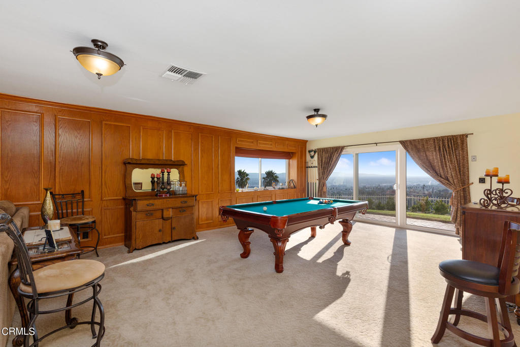 1234 E Tujunga Avenue