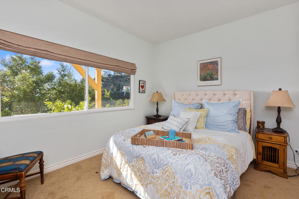 1234 E Tujunga Avenue