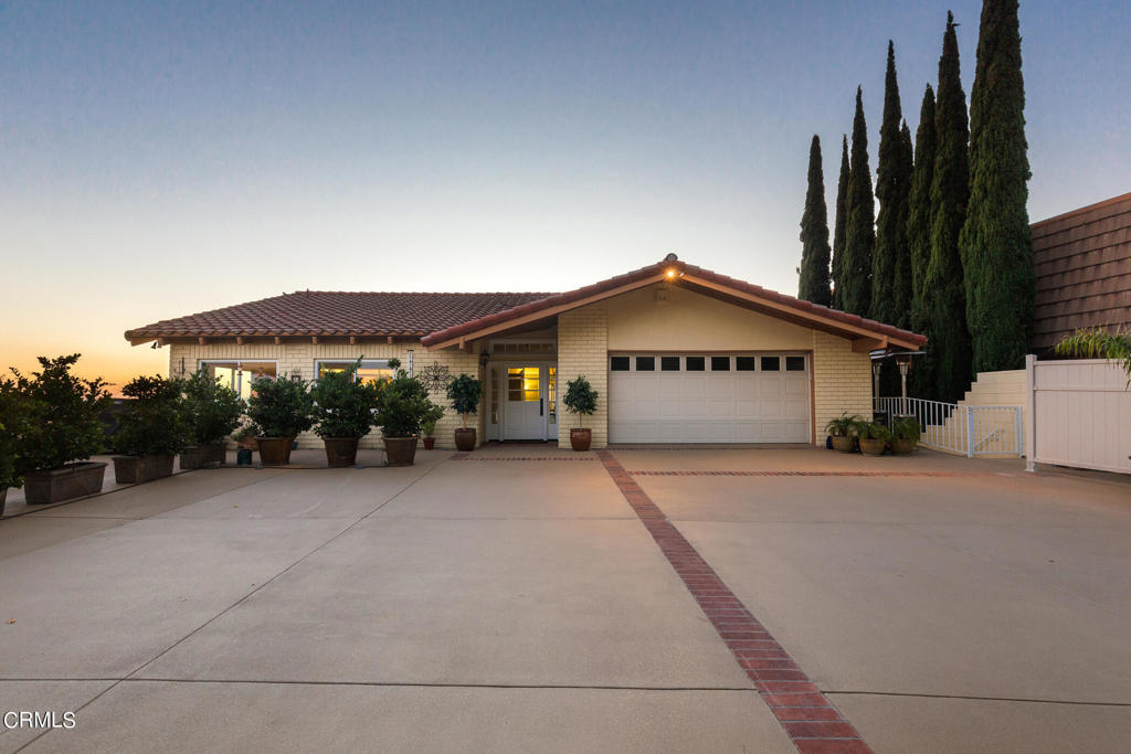 1234 E Tujunga Avenue