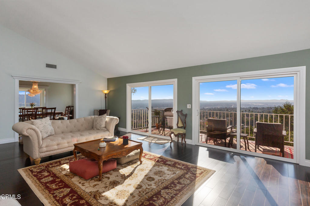 1234 E Tujunga Avenue