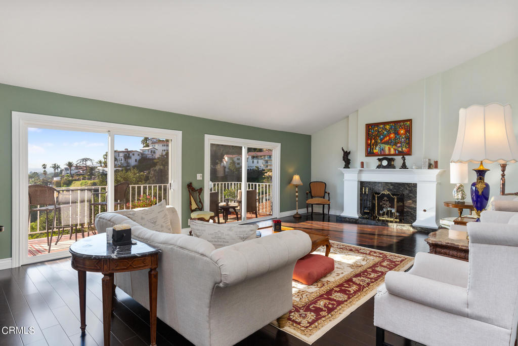 1234 E Tujunga Avenue