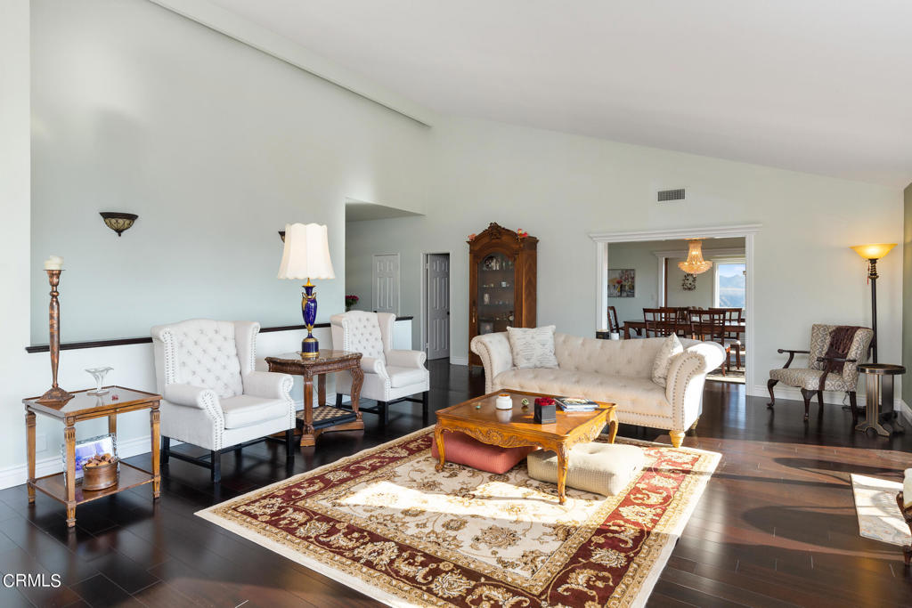 1234 E Tujunga Avenue