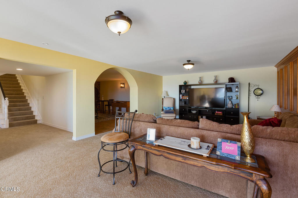 1234 E Tujunga Avenue