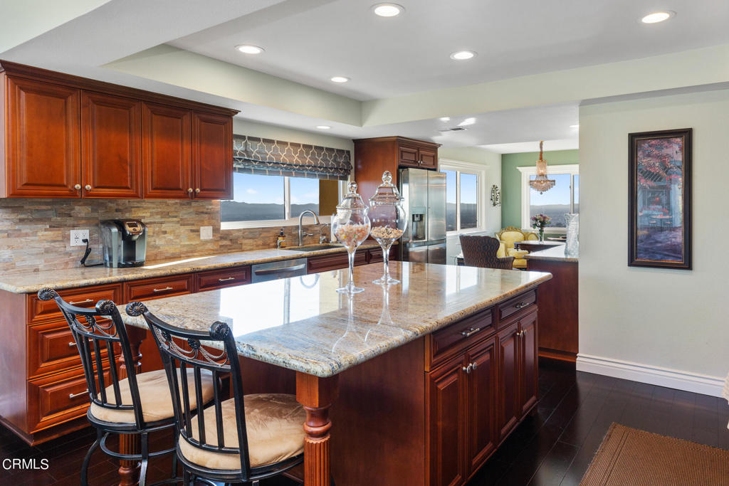 1234 E Tujunga Avenue