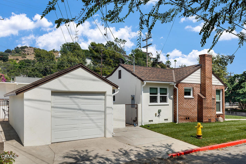 1735 Woodland Avenue