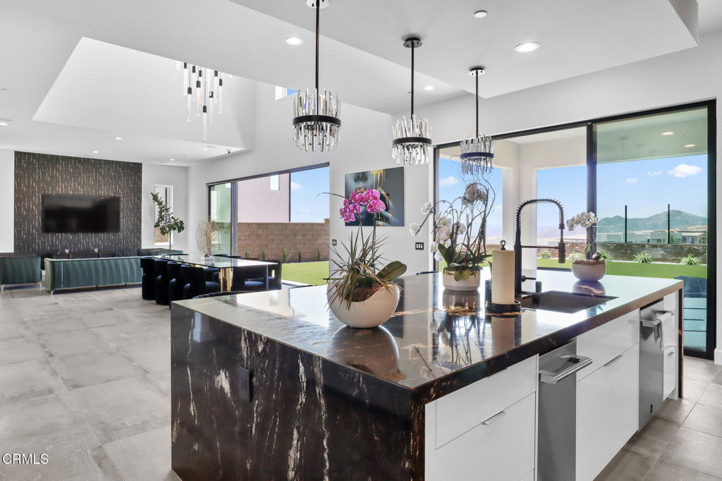 11659 N Greenwood Drive