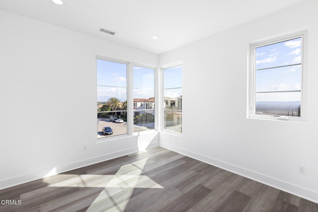 11659 N Greenwood Drive