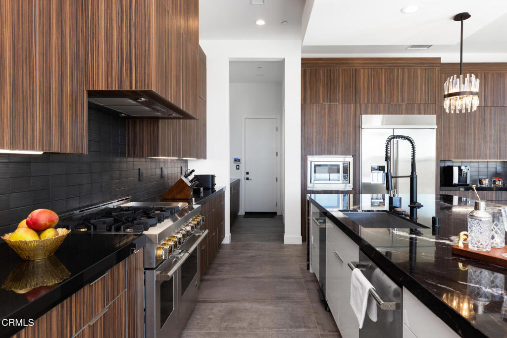 11659 N Greenwood Drive