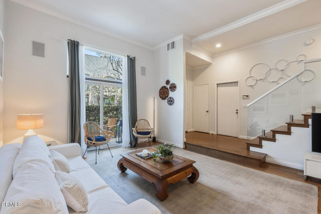 348 S Orange Grove Boulevard