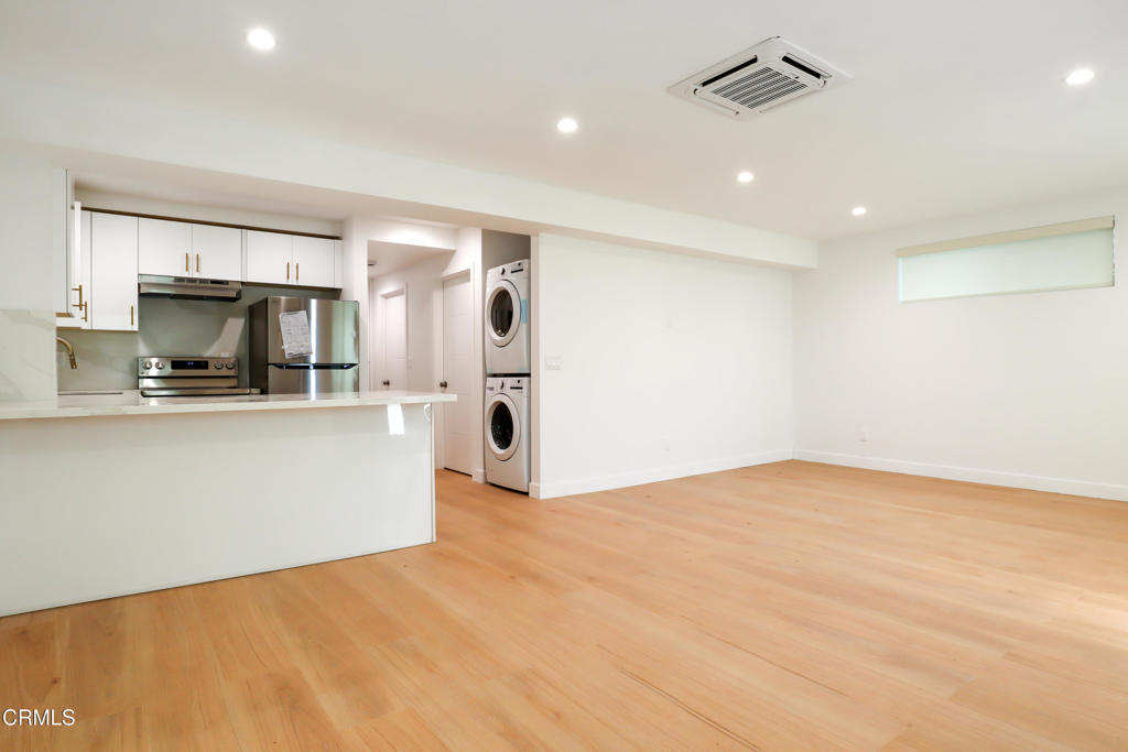112 N Kenneth Road 101