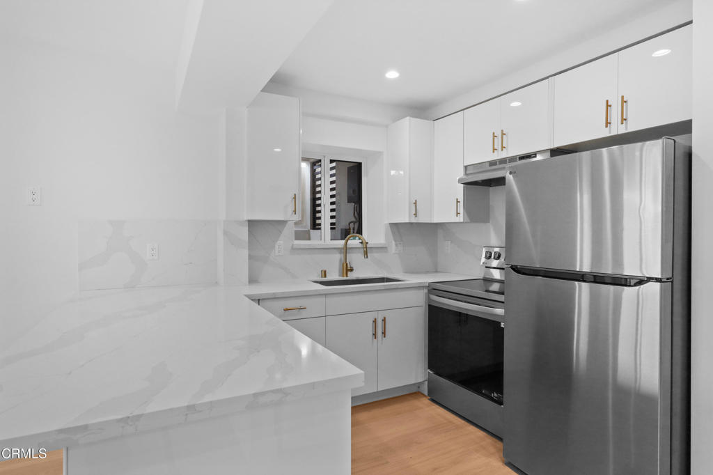 112 N Kenneth Road 101