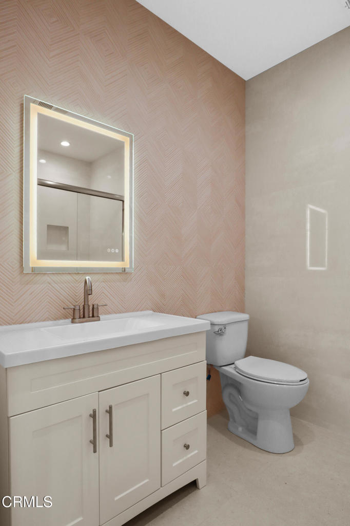 112 N Kenneth Road 201