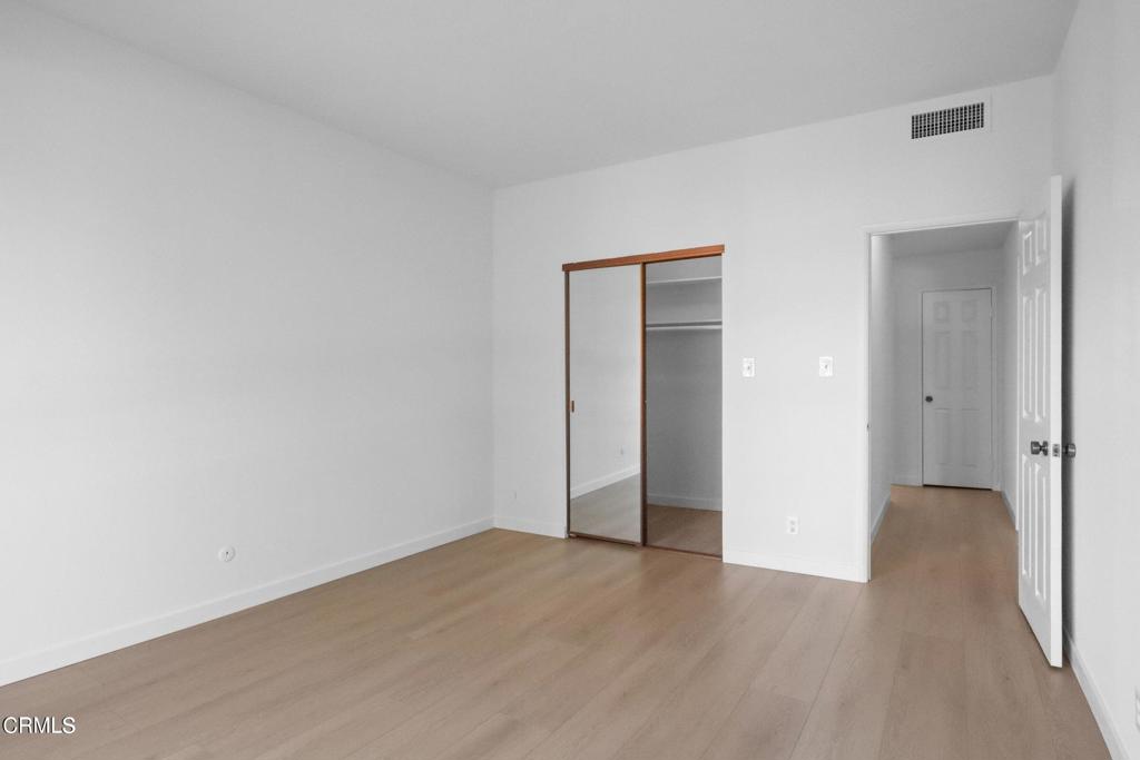 435 La Fayette Park Place 102