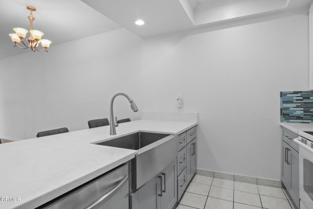 435 La Fayette Park Place 102