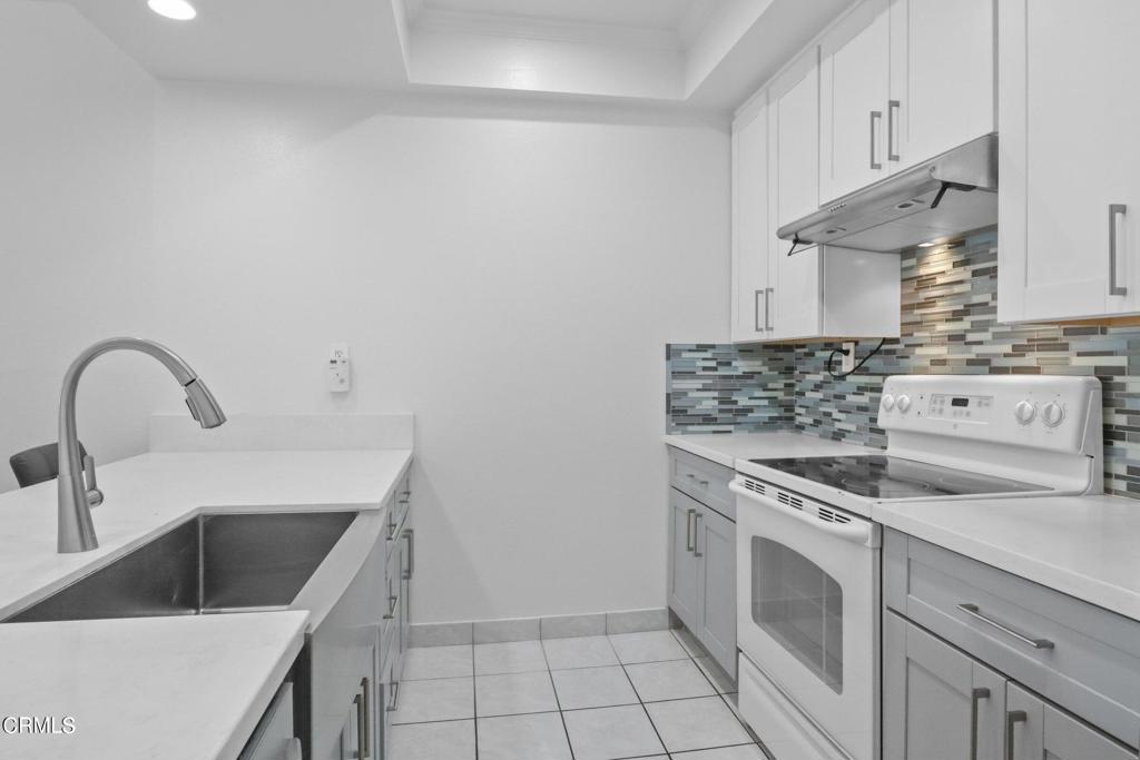 435 La Fayette Park Place 102