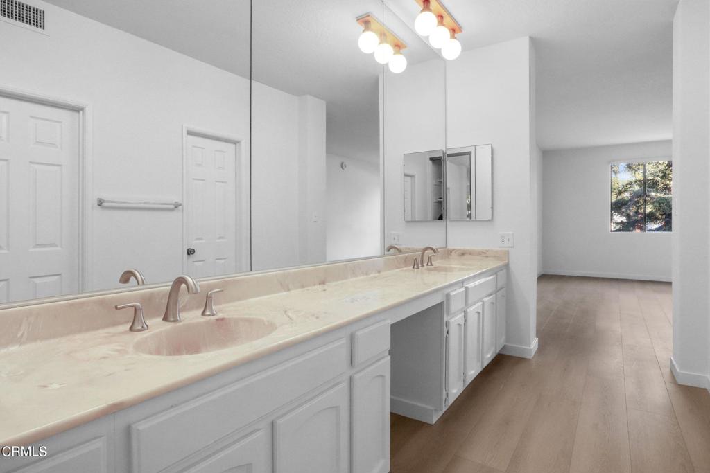435 La Fayette Park Place 102