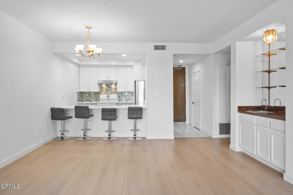 435 La Fayette Park Place 102