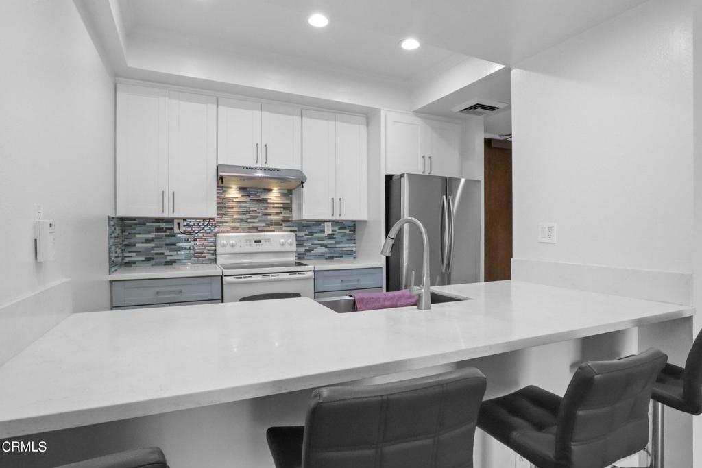 435 La Fayette Park Place 102