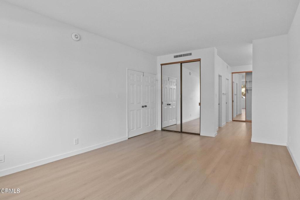 435 La Fayette Park Place 102