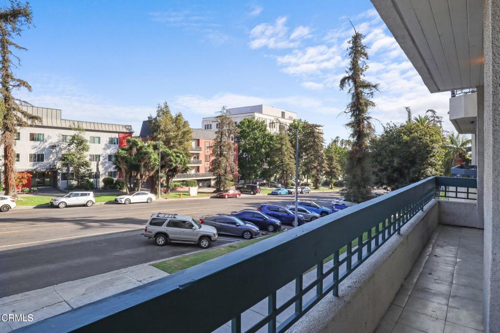 435 La Fayette Park Place 102
