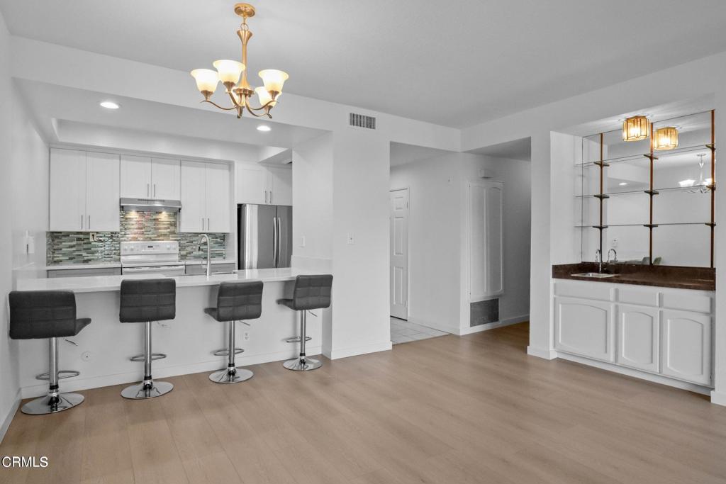435 La Fayette Park Place 102