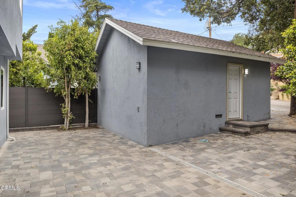2764 Frances Avenue