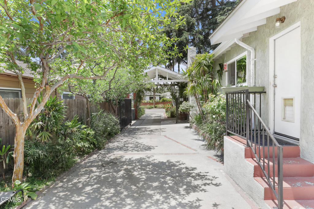 2520 Casitas Avenue