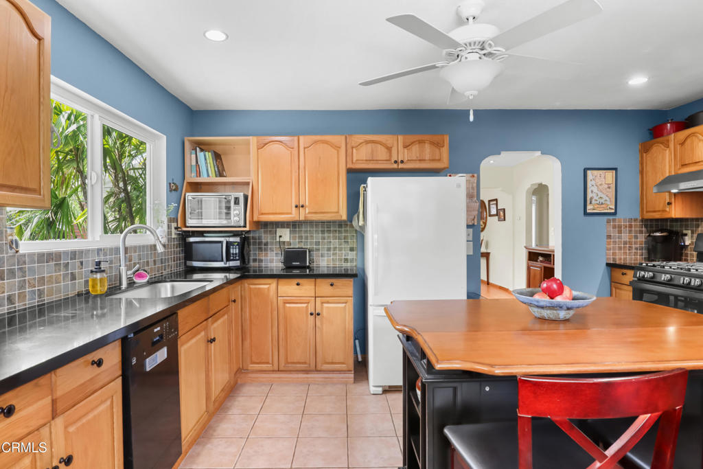 2520 Casitas Avenue