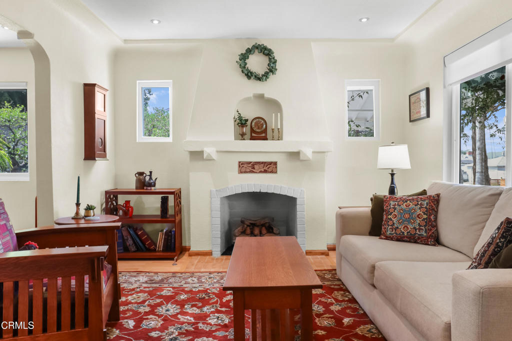 2520 Casitas Avenue