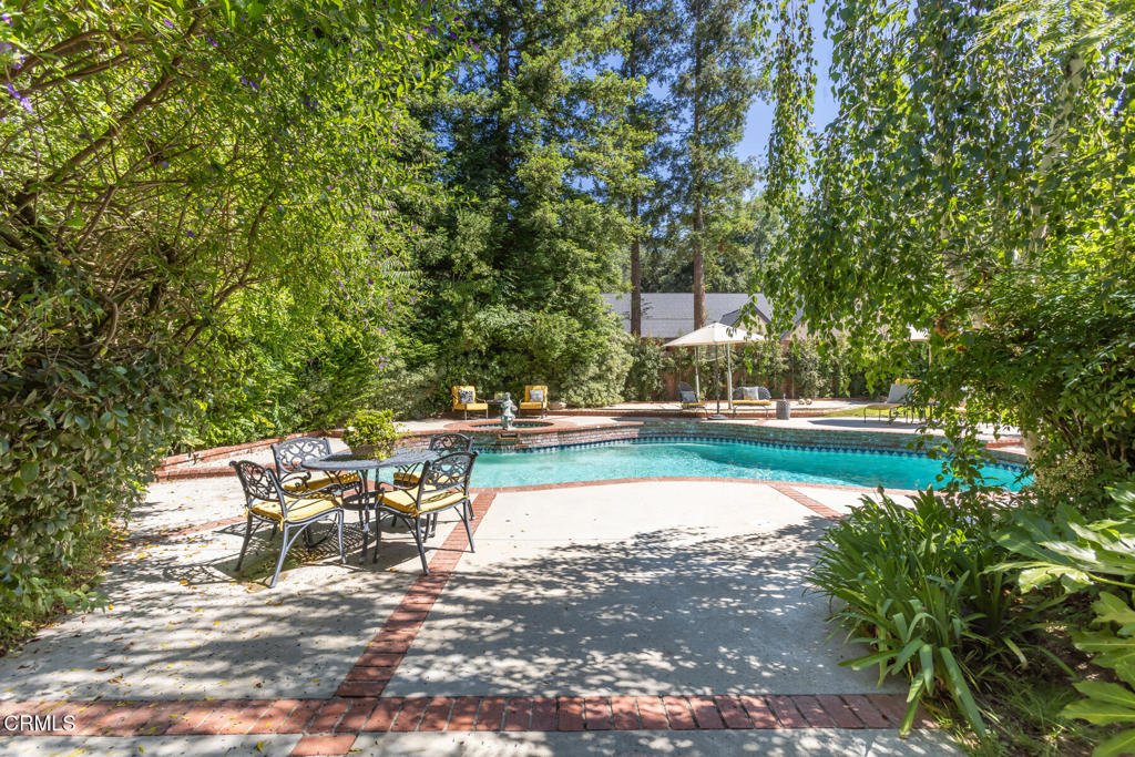 4621 Alta Canyada Road