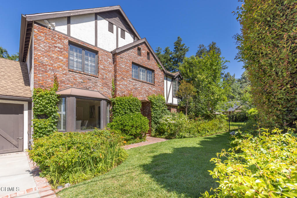 4621 Alta Canyada Road