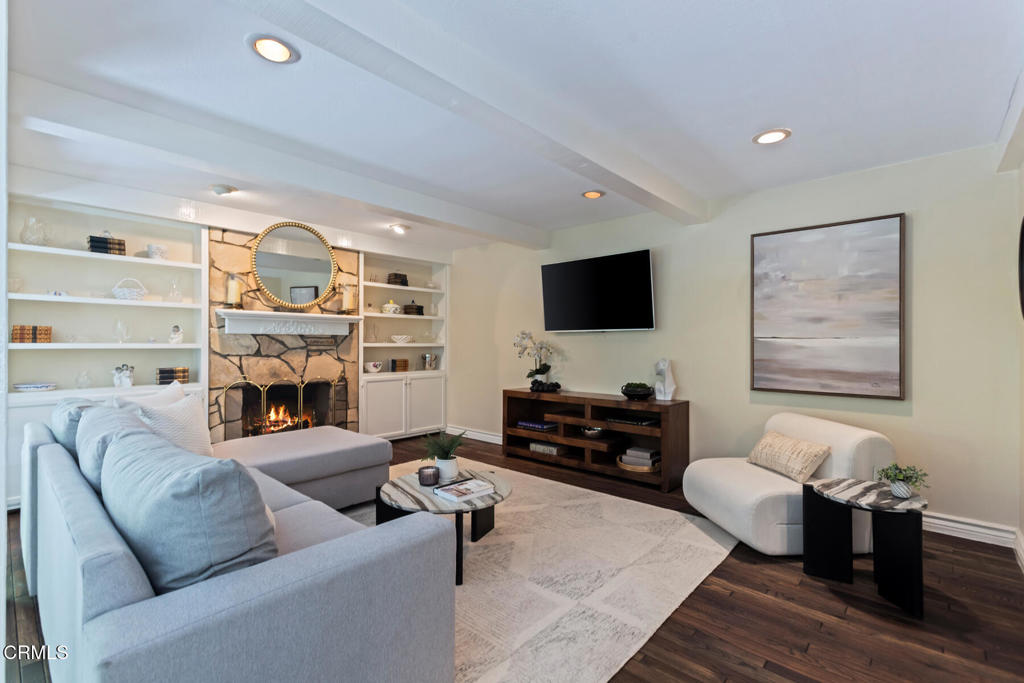 4621 Alta Canyada Road