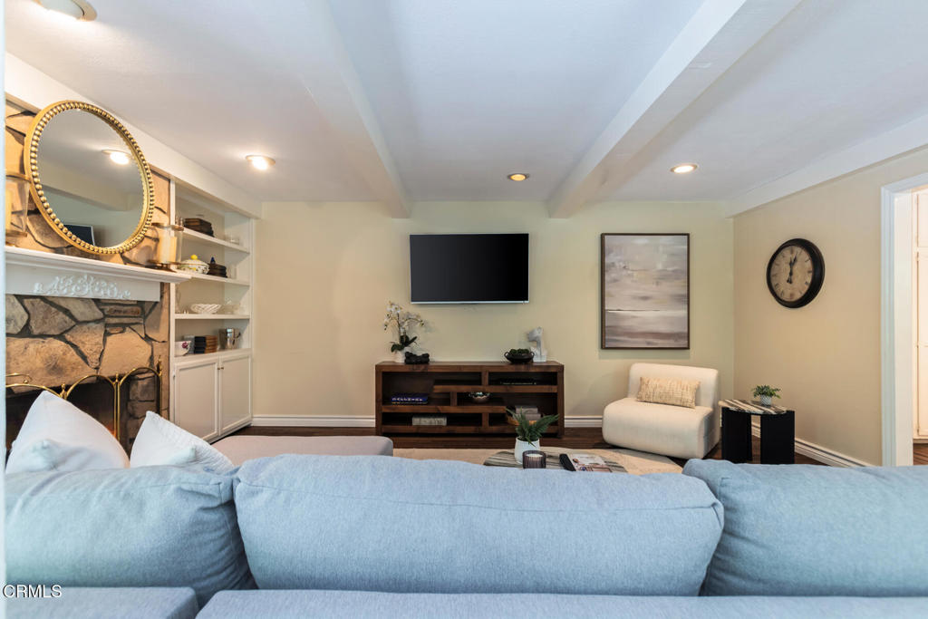 4621 Alta Canyada Road