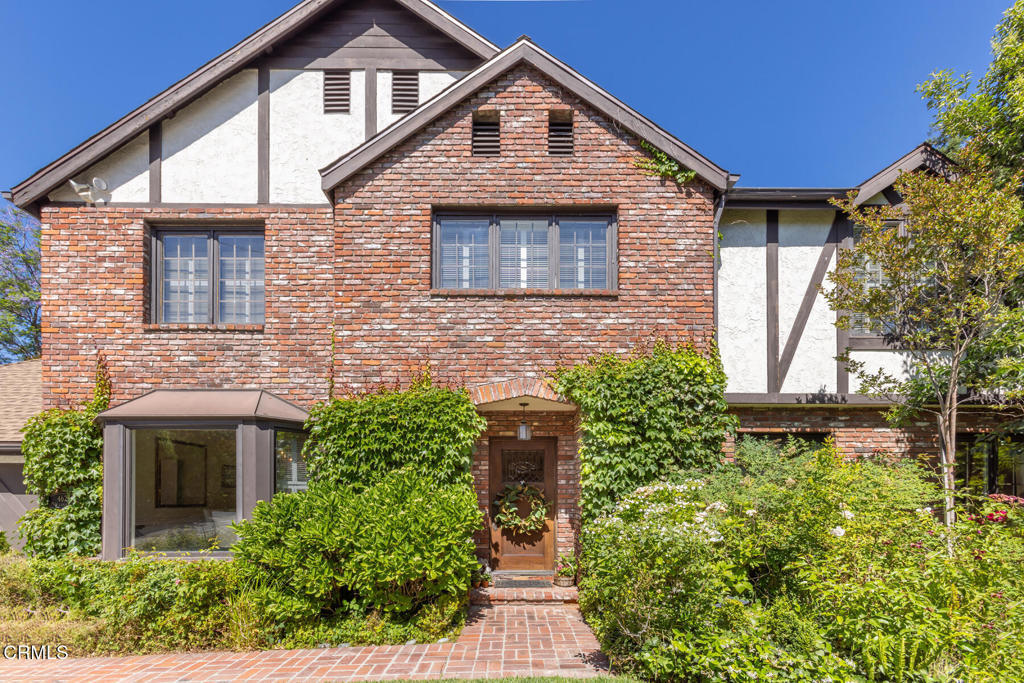 4621 Alta Canyada Road