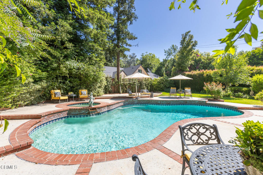 4621 Alta Canyada Road