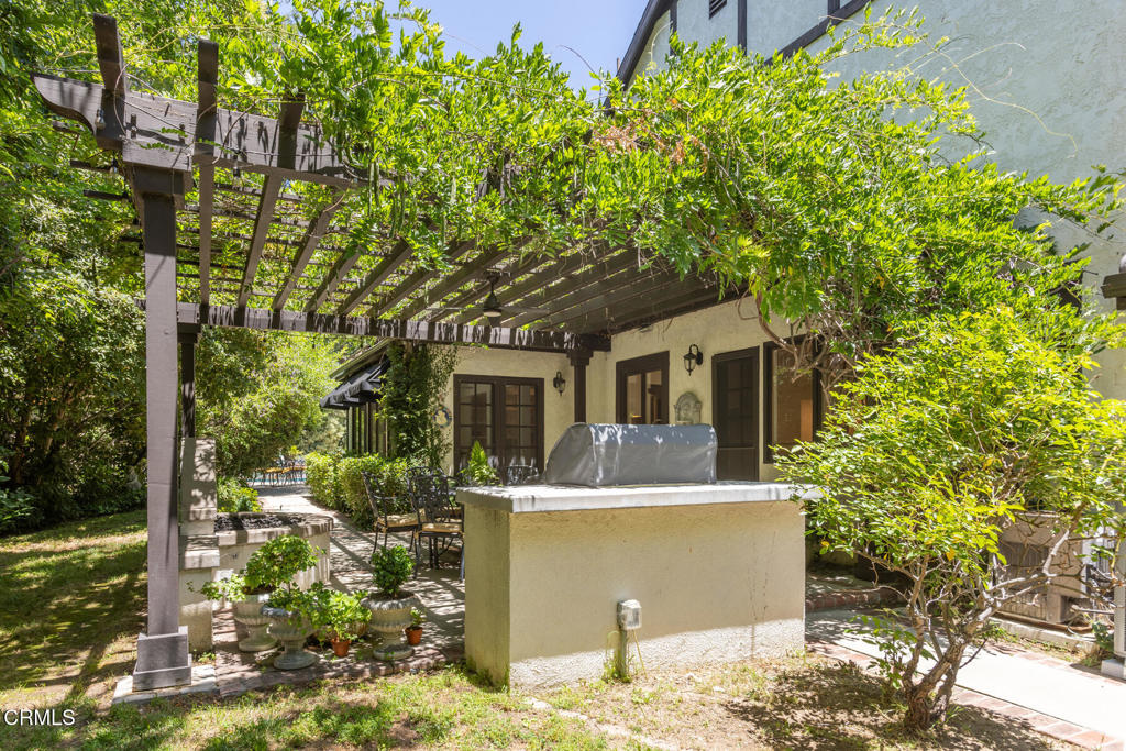 4621 Alta Canyada Road